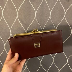 Elegant Vintage Brown Wallet with Gold Accents